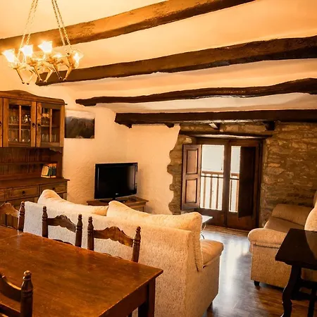 Apartaments Can Lo Rupit روبيت